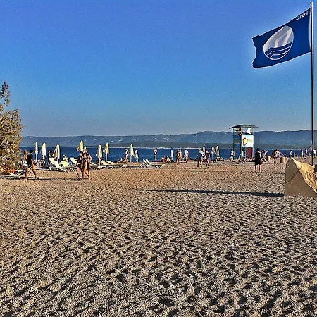 Desa Μπολ